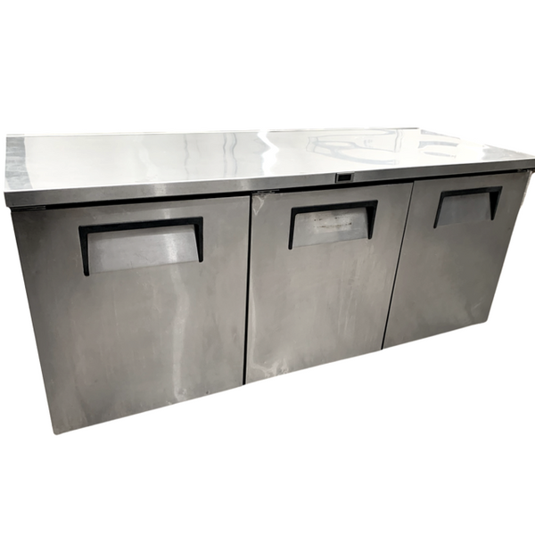 TRUE TWT-72 Undercounter Chiller (2)