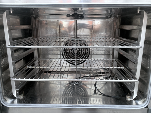 Unox XEVC-0511-E1R Electric Combi Oven (4)