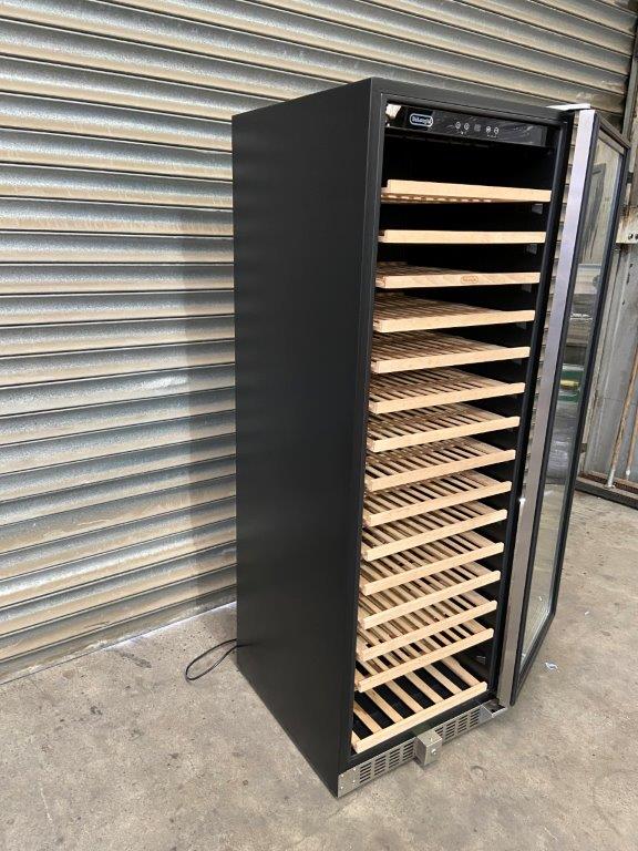 Delonghi DELWC166S Wine Cabinet (4)