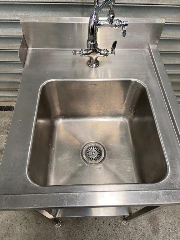 600W Dishwasher Inlet Bench (4)