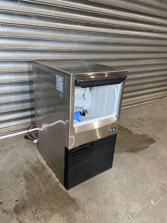 HOSHIZAKI KM-30A  Ice Machine (2)