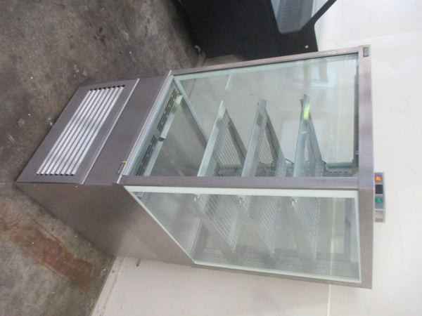 COSSIGA BTGRF6 Chilled Freestanding Disp (3)