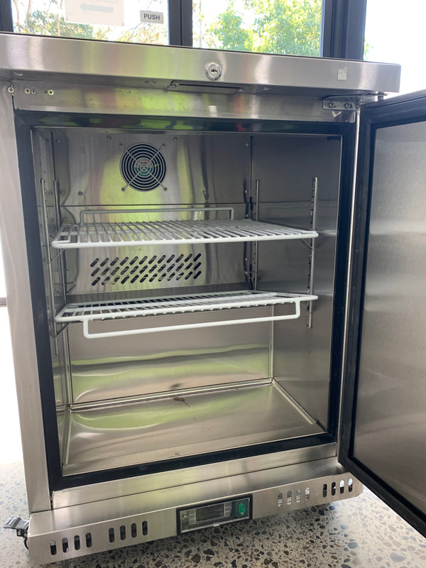 Eurochill ERE46 Bar Fridge (3)