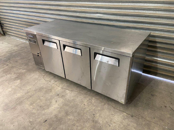 Eurochill ERE14 3 Door Under Counter Chi (4)