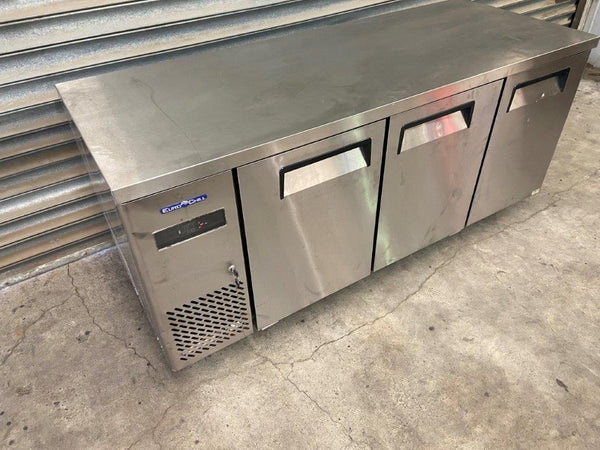 Eurochill ERE14 3 Door Under Counter Chi (5)