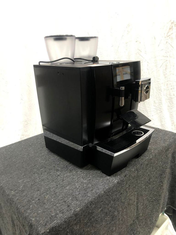 JURA GIGA X8 Coffee Machine - Automatic (4)