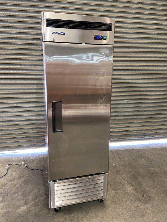 EuroChill ERE8 Single Solid Door Upright (2)